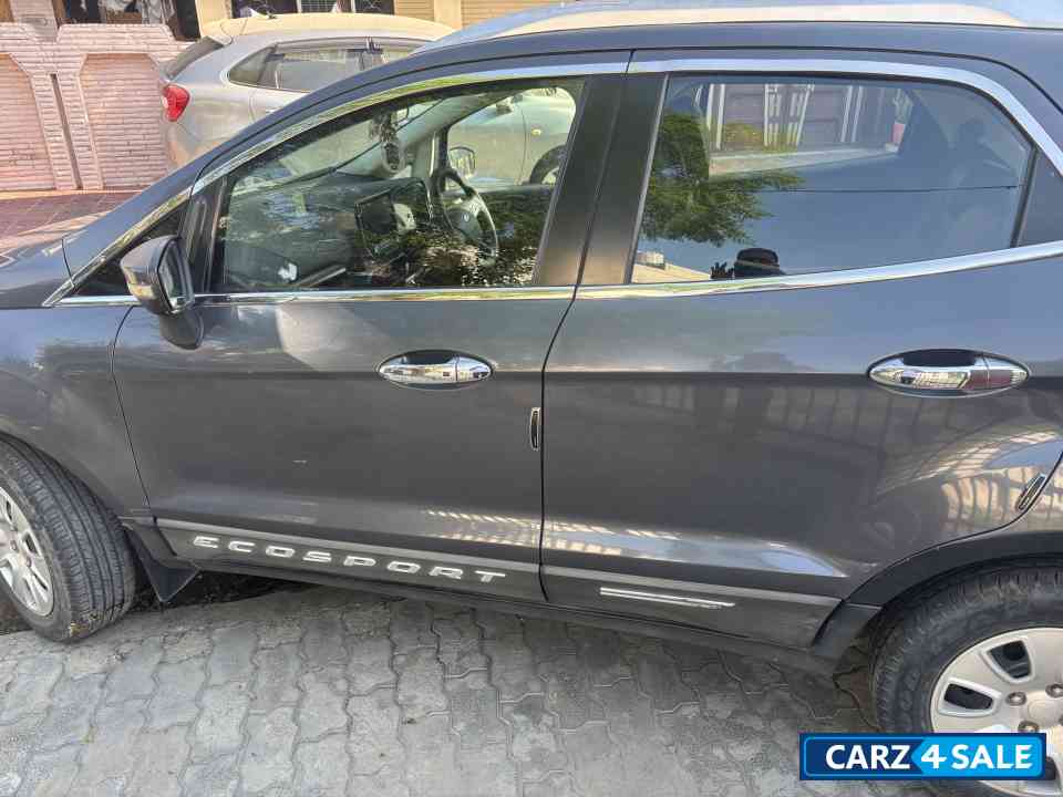 Smoke Grey Ford Ecosport 1.5 trend diesel Smoke Grey Ford Ecosport 1.5 trend diesel