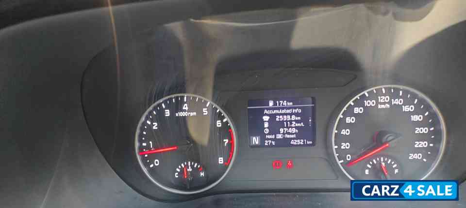 Intense Red Kia Seltos HTK Plus IMT