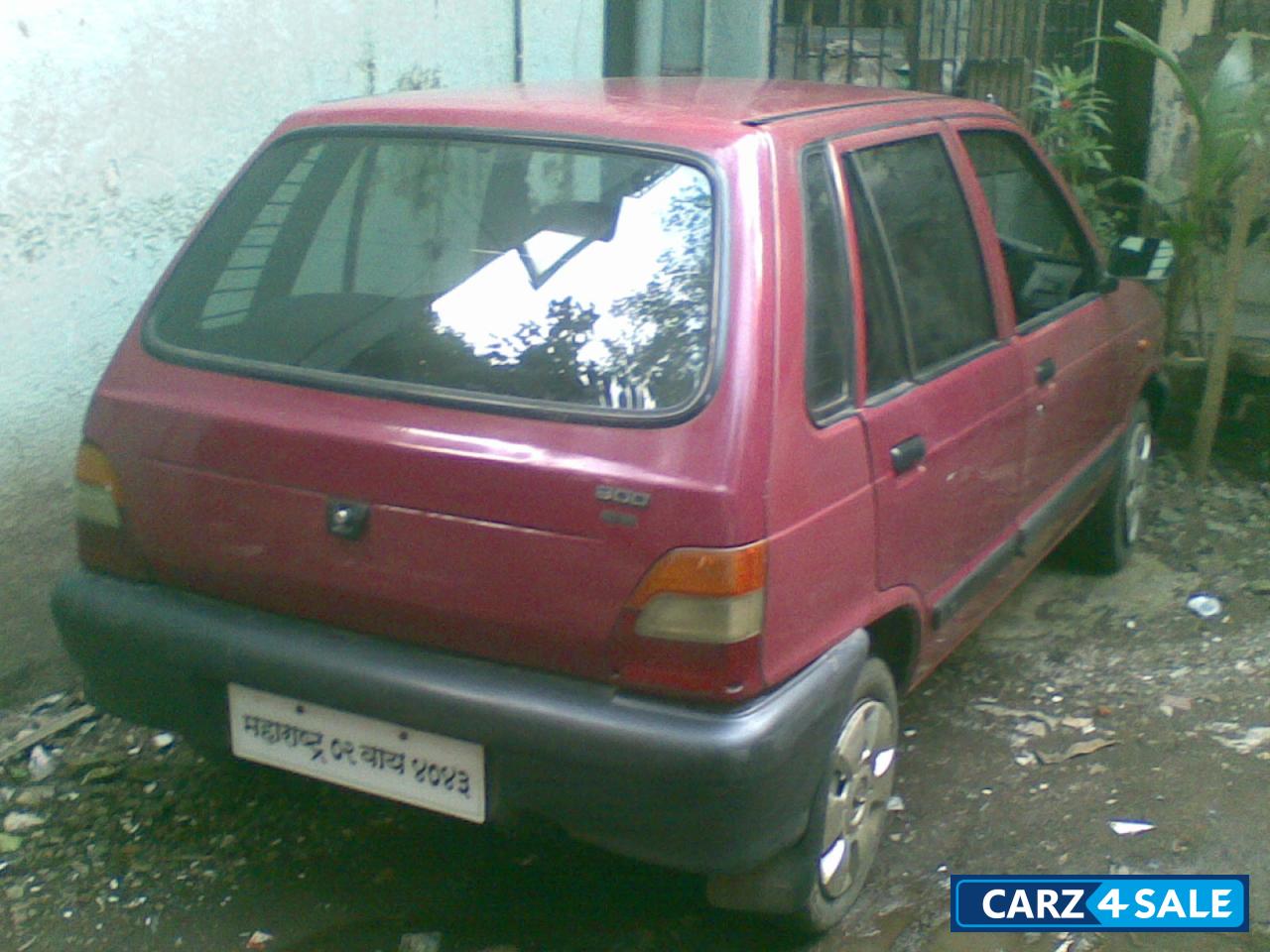 Maroon Maruti Suzuki 800