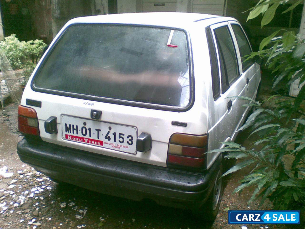 White Maruti Suzuki 800