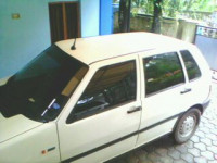 White Fiat Uno