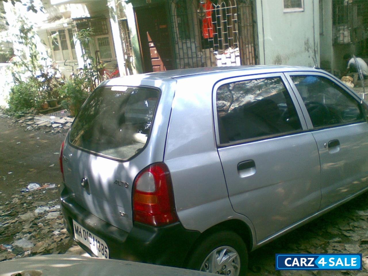 Silver Maruti Suzuki Alto