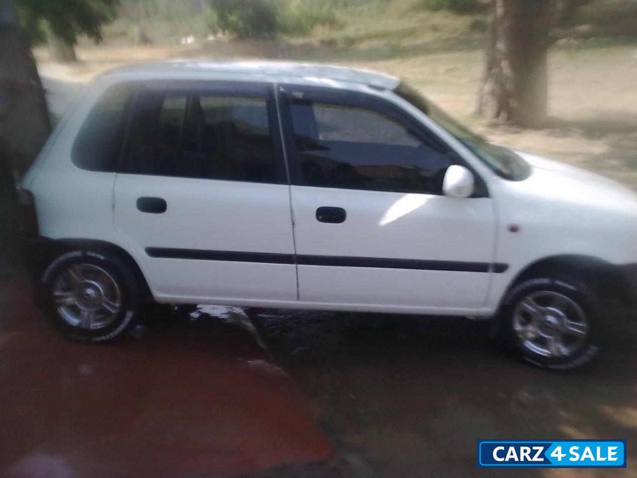White Maruti Suzuki Zen