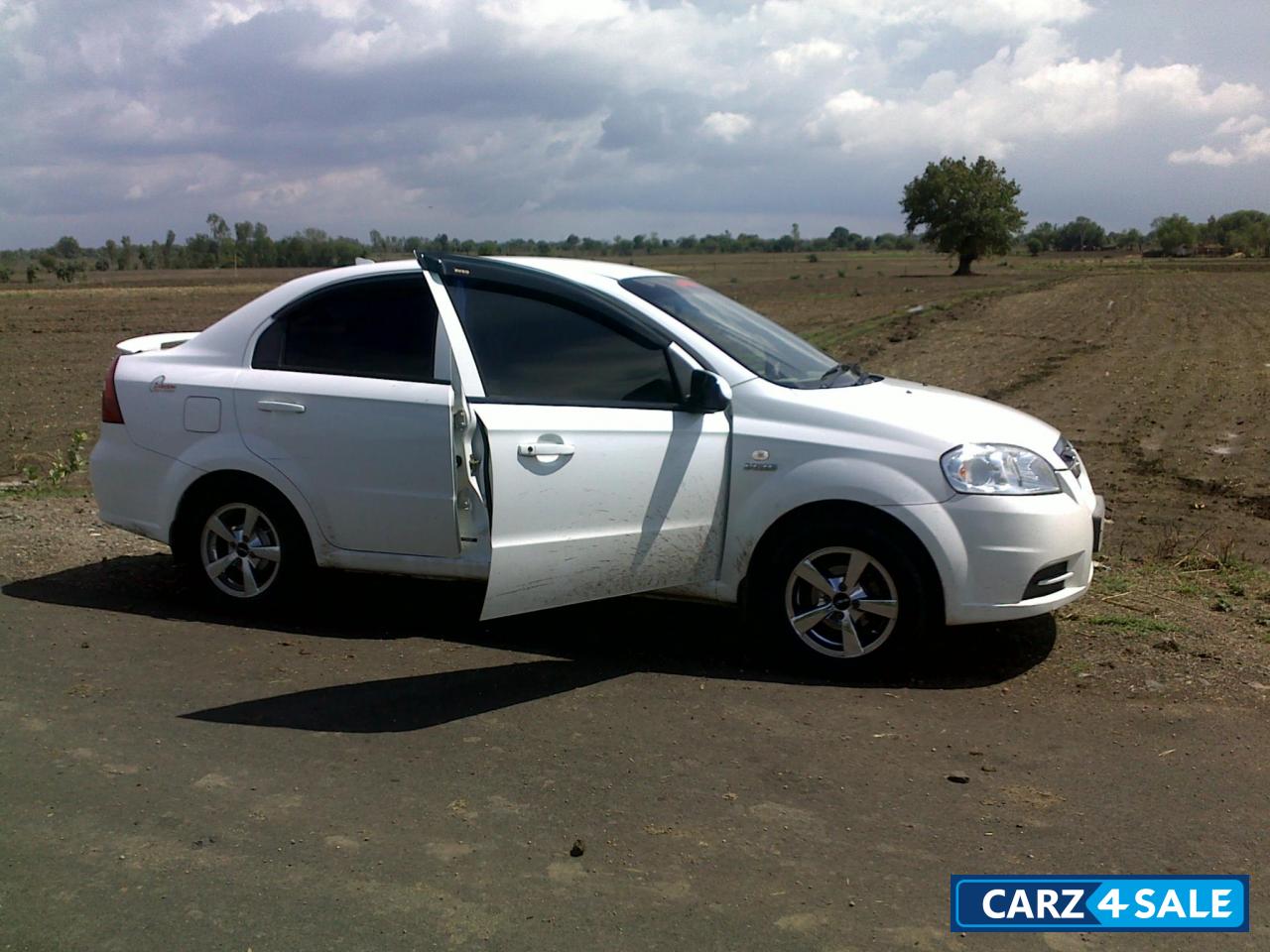 White Chevrolet Aveo