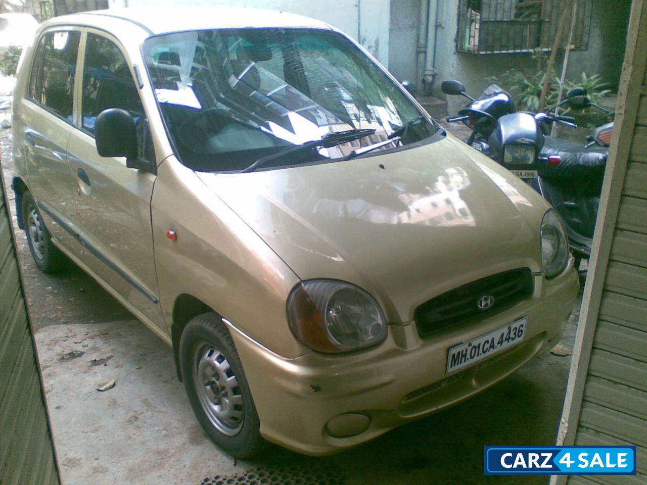 Golden Hyundai Santro