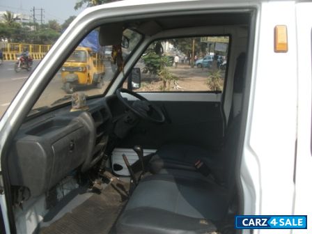 S.white Maruti Suzuki Omni