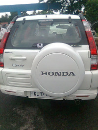Whiite Honda CR-V