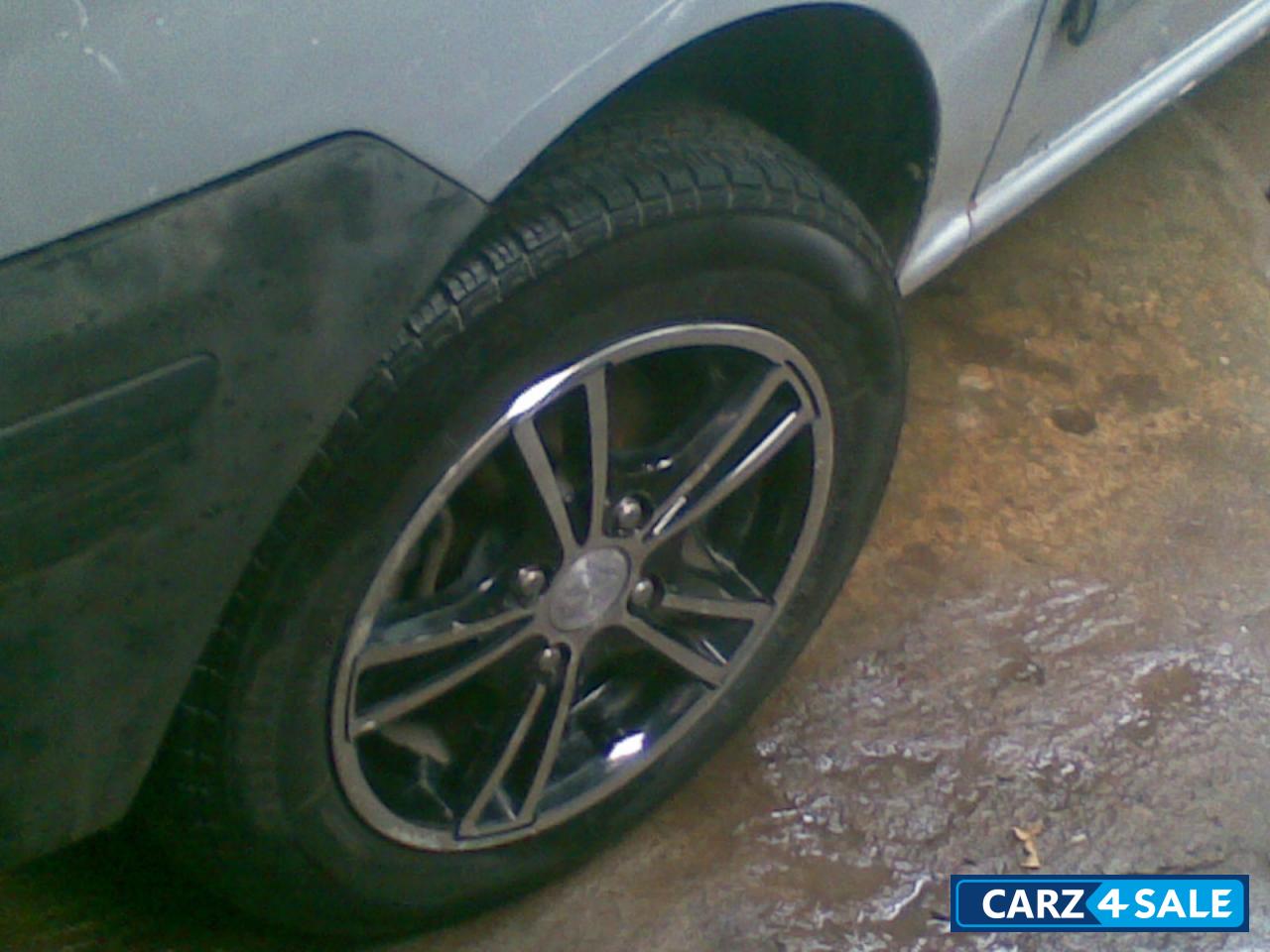 Silver Hyundai Santro Silver Hyundai Santro