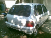 White Maruti Suzuki 800