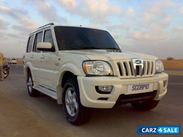 White Mahindra Scorpio