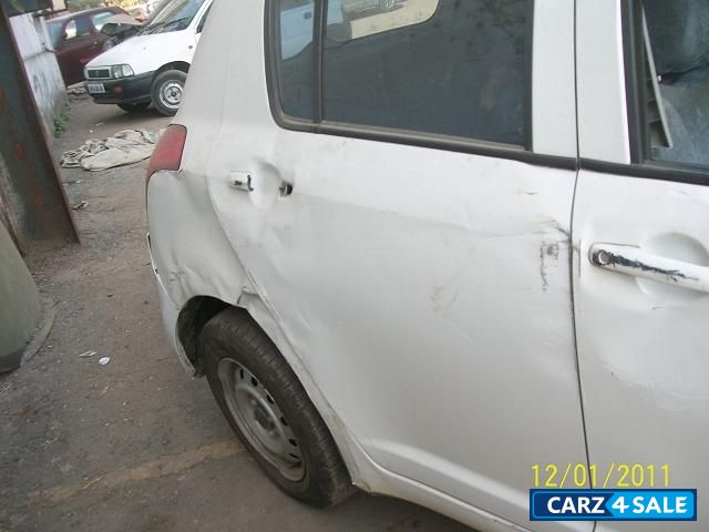 White Maruti Suzuki Swift