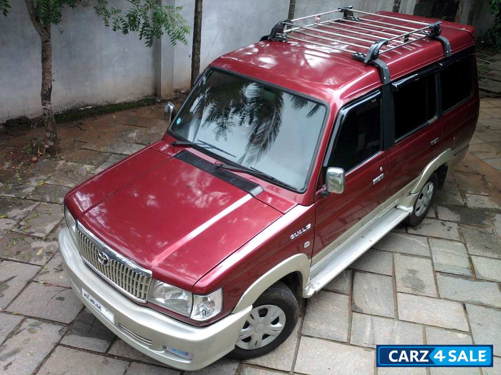 Used 2002 model Toyota Qualis for sale in Kozhikode. ID 2567. Metallic