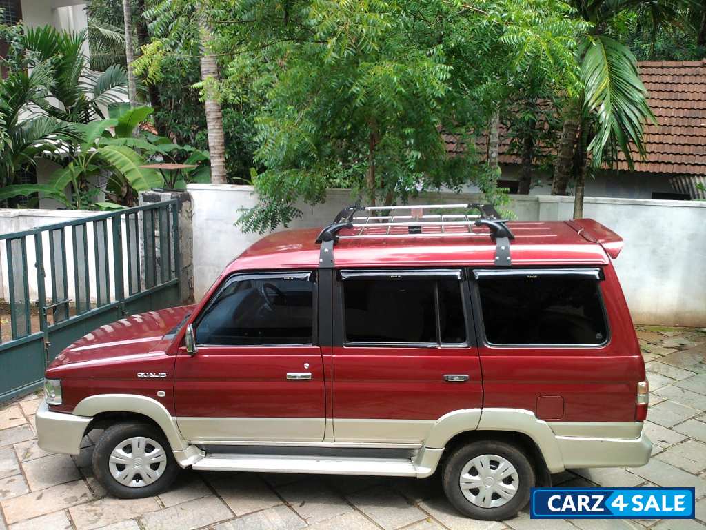 Used 2002 model Toyota Qualis for sale in Kozhikode. ID 2567. Metallic