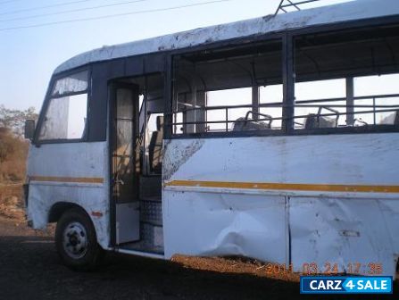 White eicher 10.75 bus 30 seater