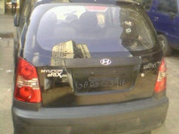 Black Hyundai Santro