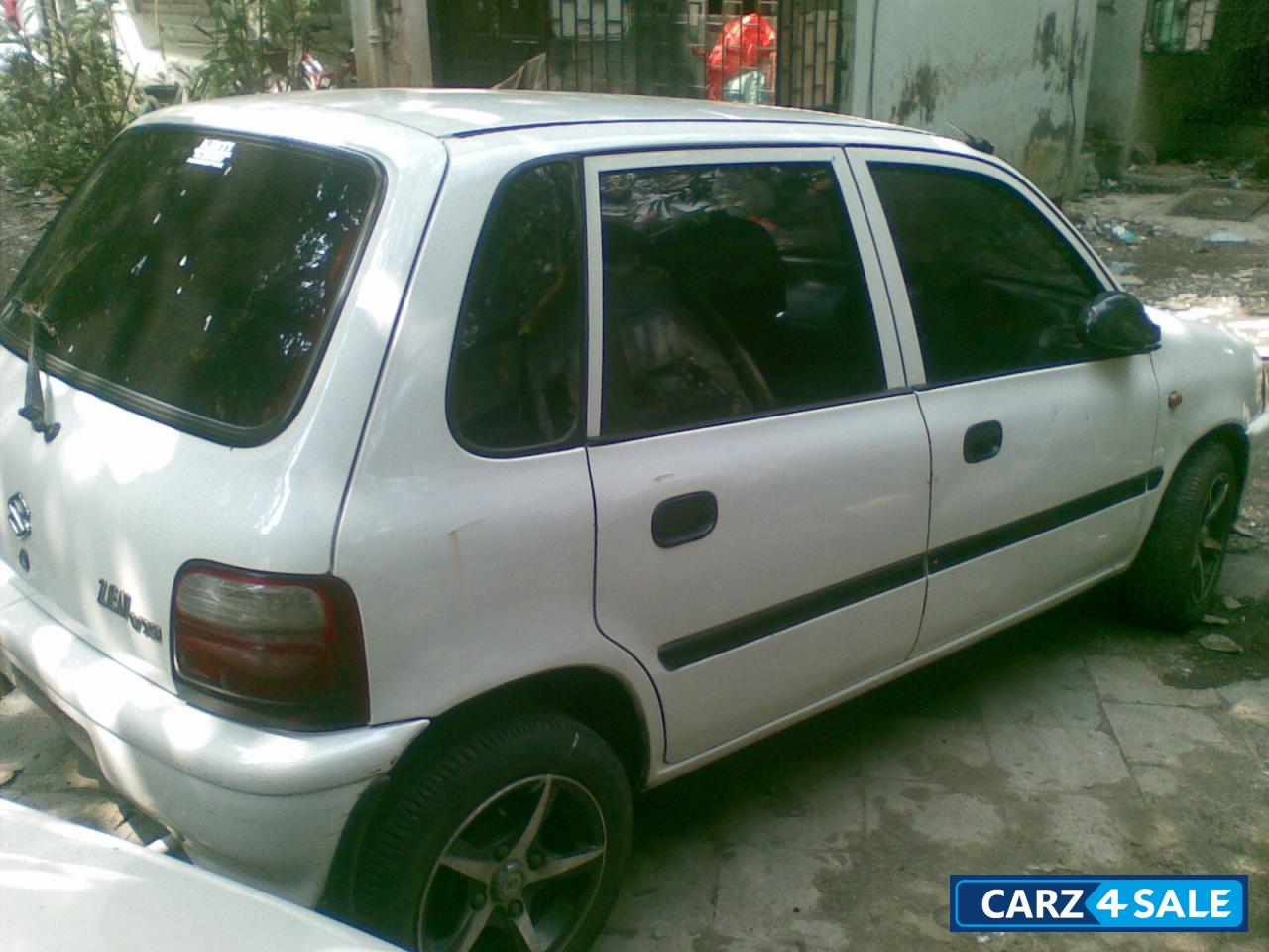 White Maruti Suzuki Zen