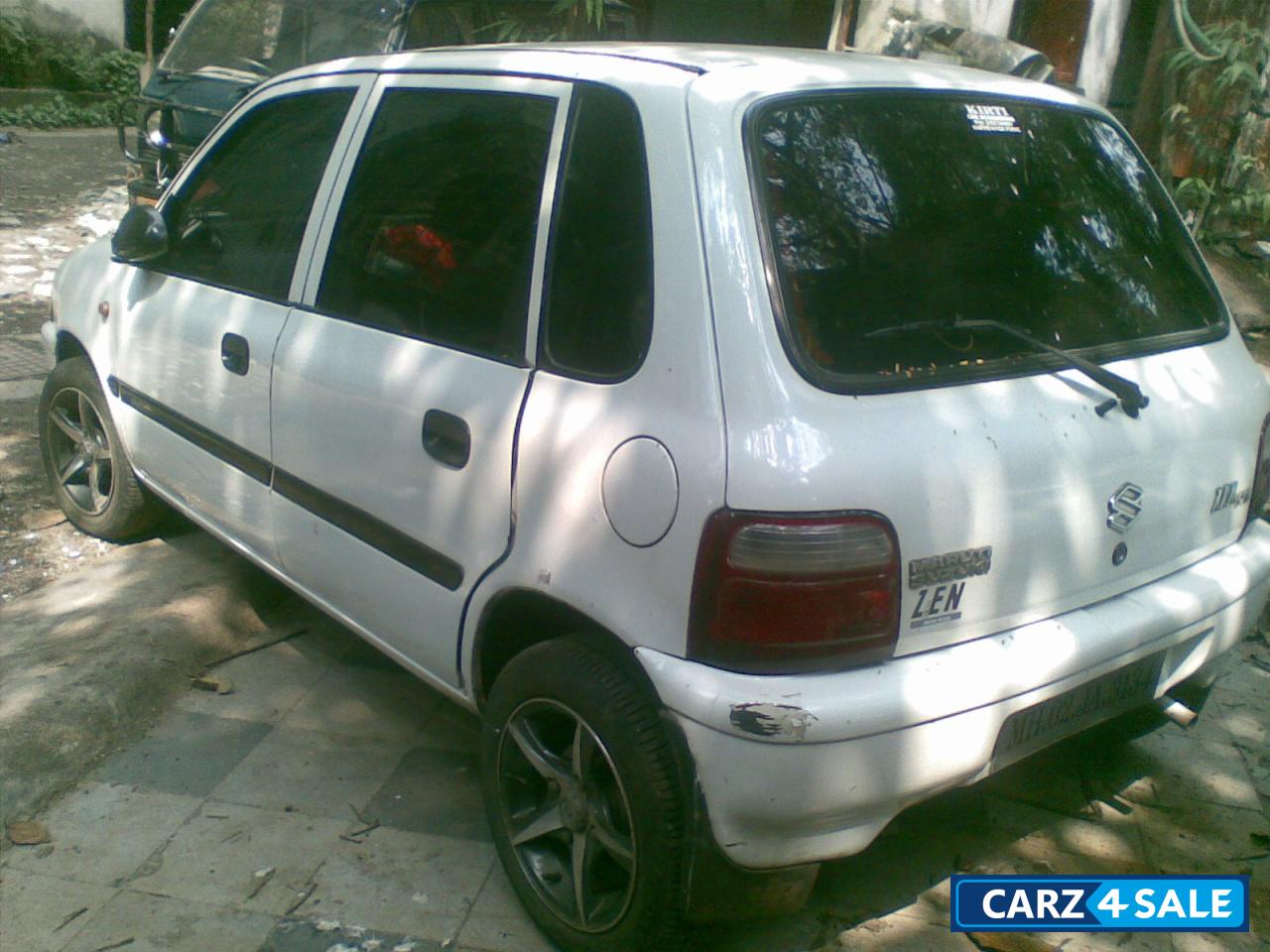 White Maruti Suzuki Zen