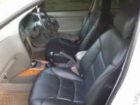 White Hyundai Elantra