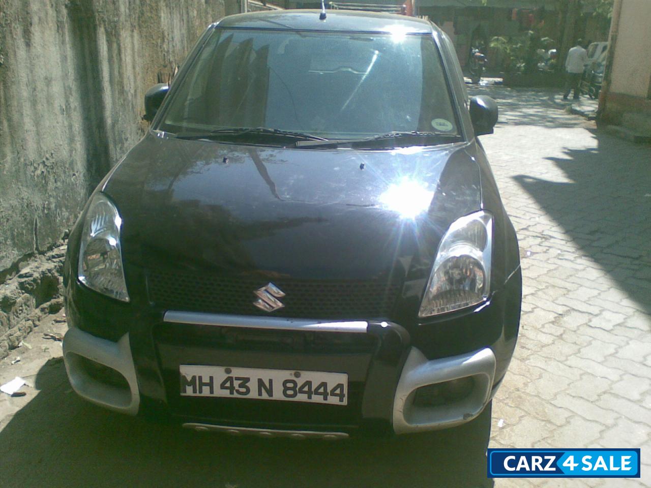 Black Maruti Suzuki Swift