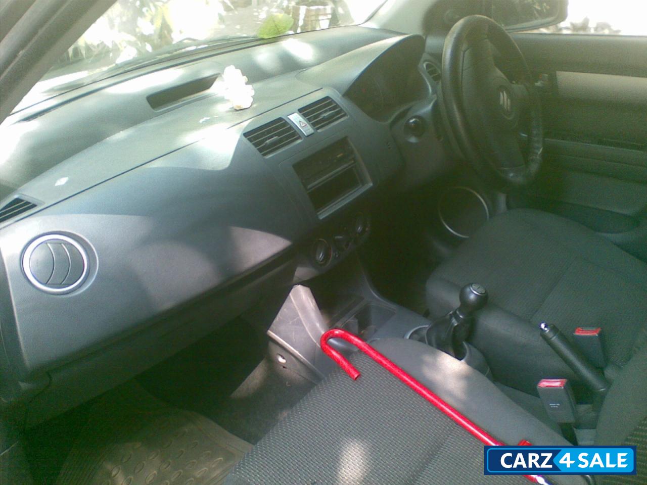 Black Maruti Suzuki Swift