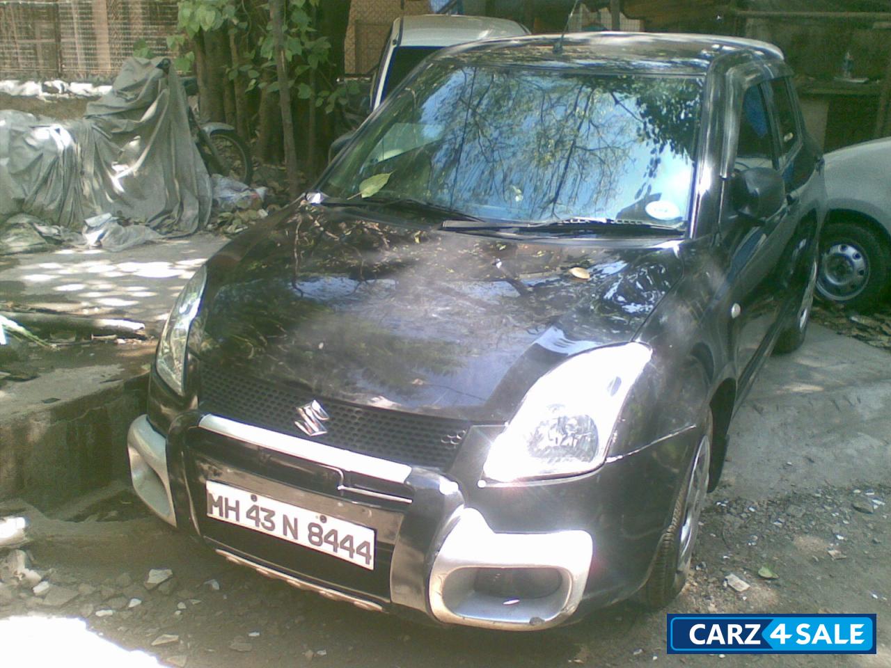 Black Maruti Suzuki Swift