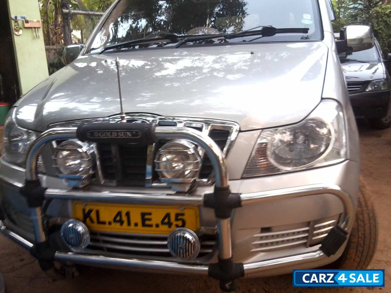 Metalic Silver Mahindra Xylo Metalic Silver Mahindra Xylo