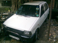 White Maruti Suzuki 800