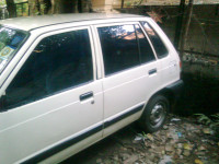 White Maruti Suzuki 800