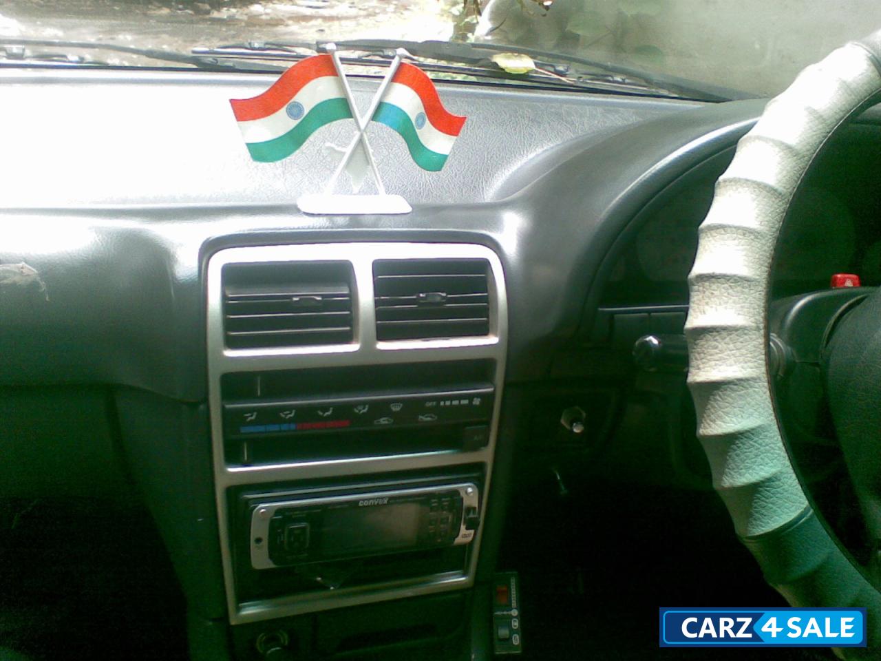 White Maruti Suzuki Esteem