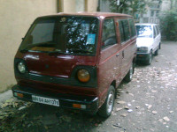 Maroon Maruti Suzuki Omni