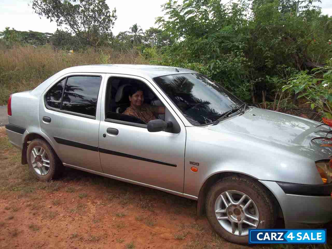 Silver Ford Ikon Silver Ford Ikon