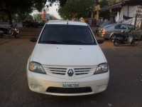 White Mahindra Renault Logan