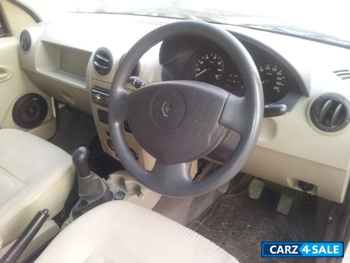 White Mahindra Renault Logan