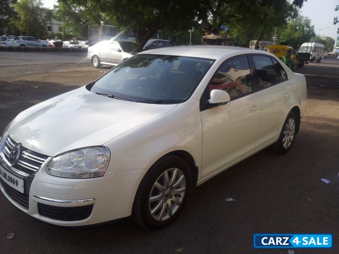 White Volkswagen Jetta White Volkswagen Jetta