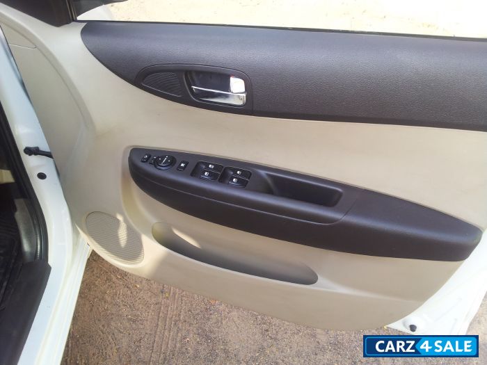 White Hyundai i20 Magna Optional 1.4D