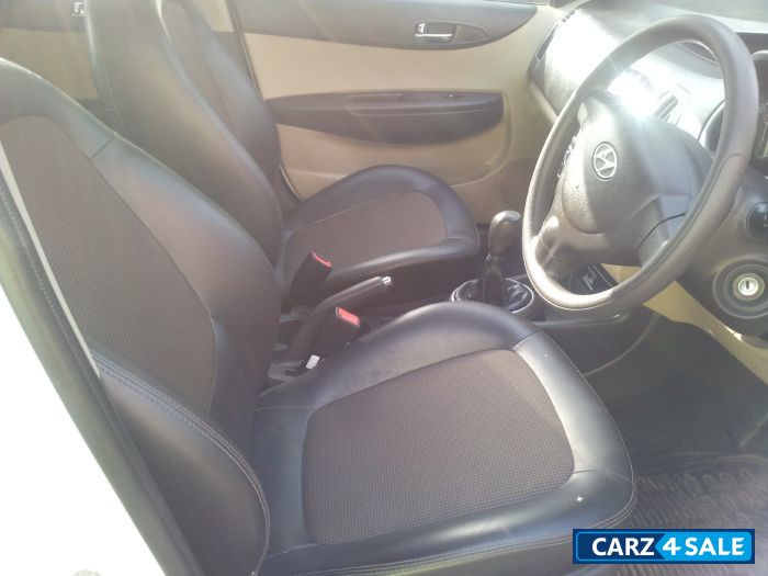 White Hyundai i20 Magna Optional 1.4D