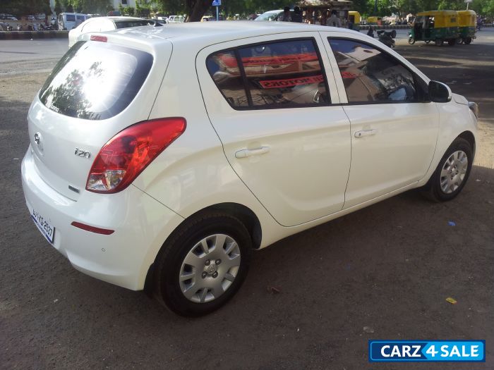 White Hyundai i20 Magna Optional 1.4D