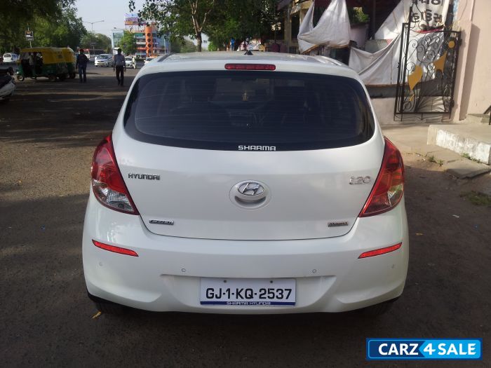 White Hyundai i20 Magna Optional 1.4D