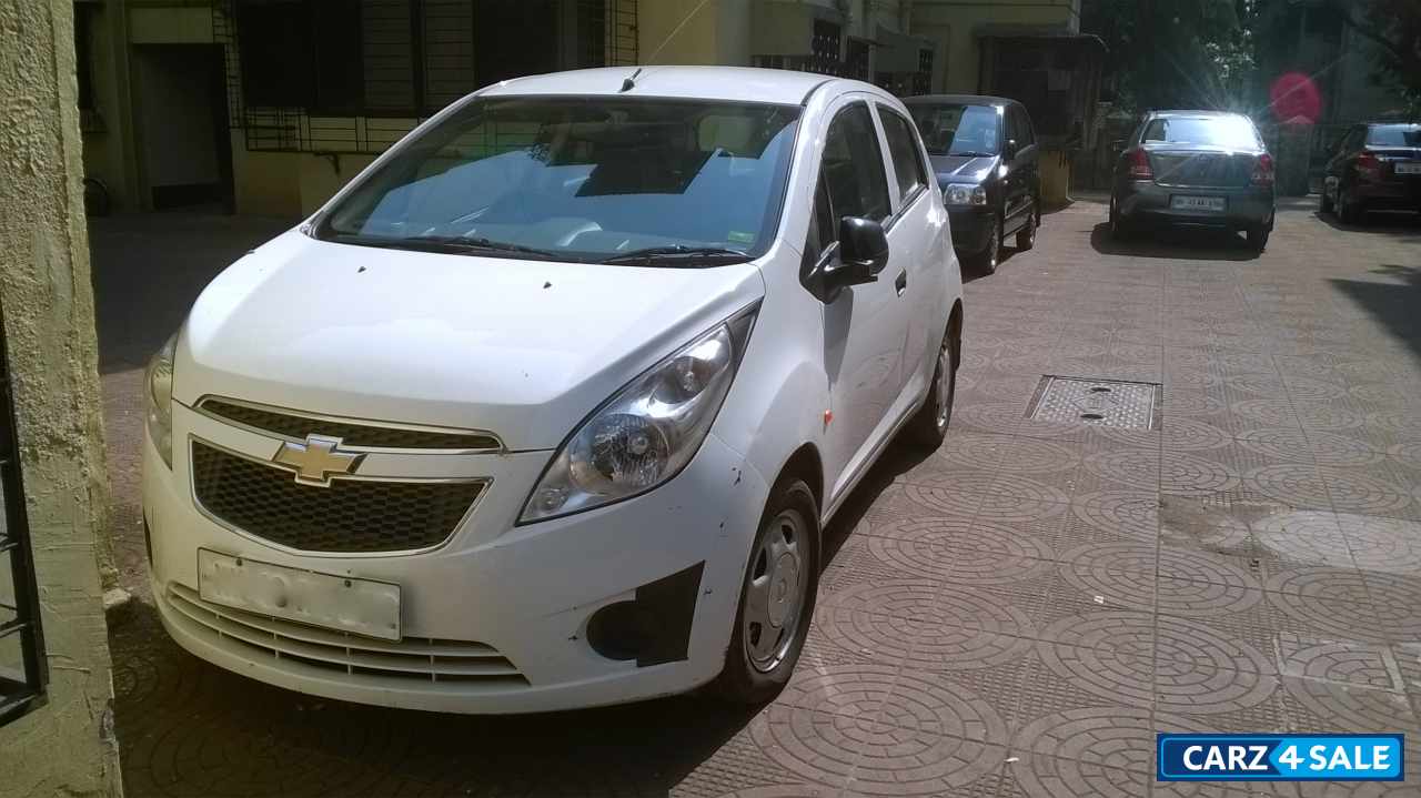 White Chevrolet Beat LS