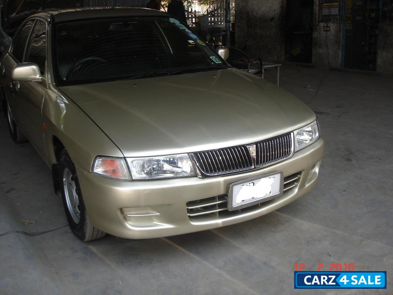 Siver Mitsubishi Lancer