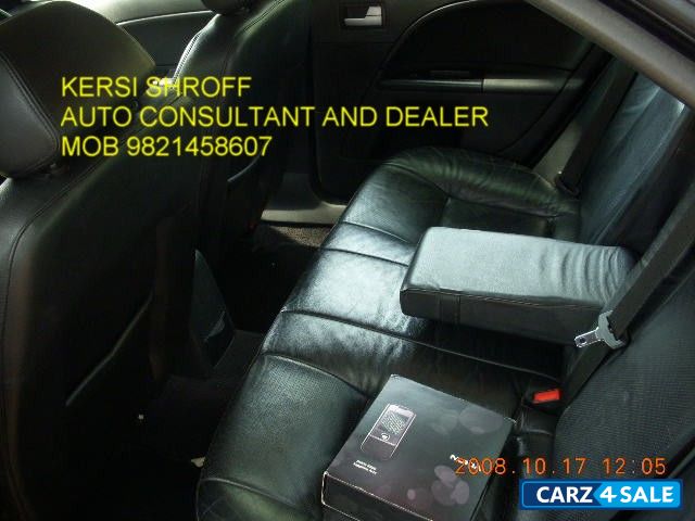 Ebony Black Ford Mondeo