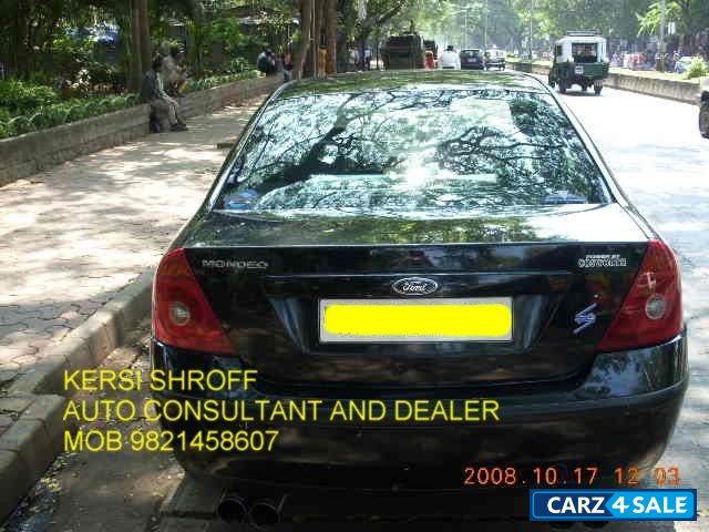 Ebony Black Ford Mondeo