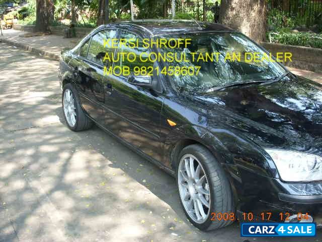 Ebony Black Ford Mondeo