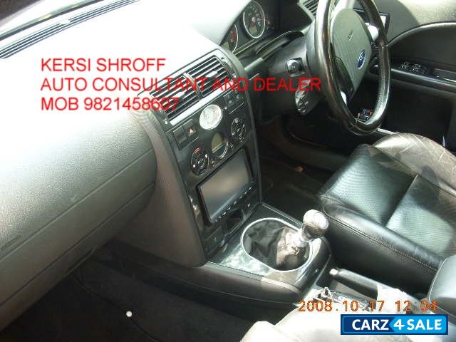 Ebony Black Ford Mondeo