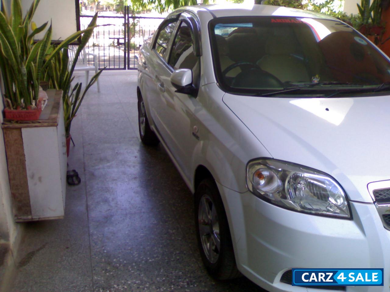 White Chevrolet Aveo