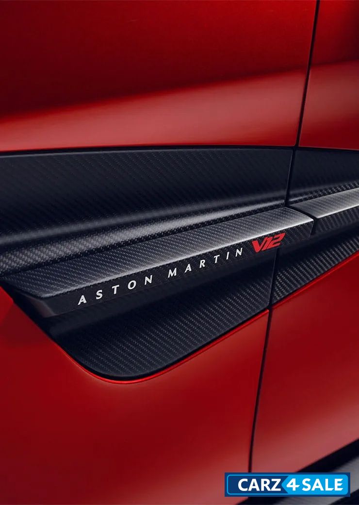 Aston Martin Vanquish 2025