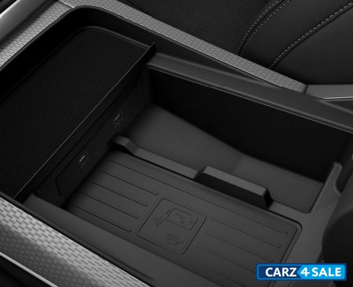 Audi RS Q8 performance Wireless charging