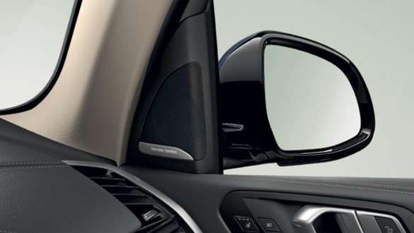 BMW X7 xDrive40d M Sport Diesel AT - Harman Kardon Surround Sound system