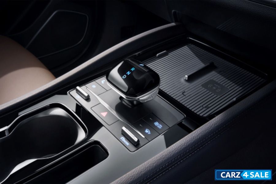 BYD eMAX 7 Advanced Gear Shift