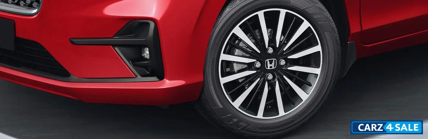Honda Amaze 2025 Classy Diamond-cut Alloy Wheels